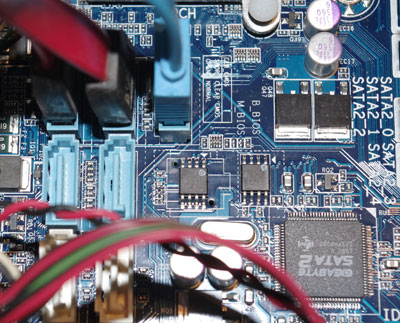 SATA controller and SATA cables